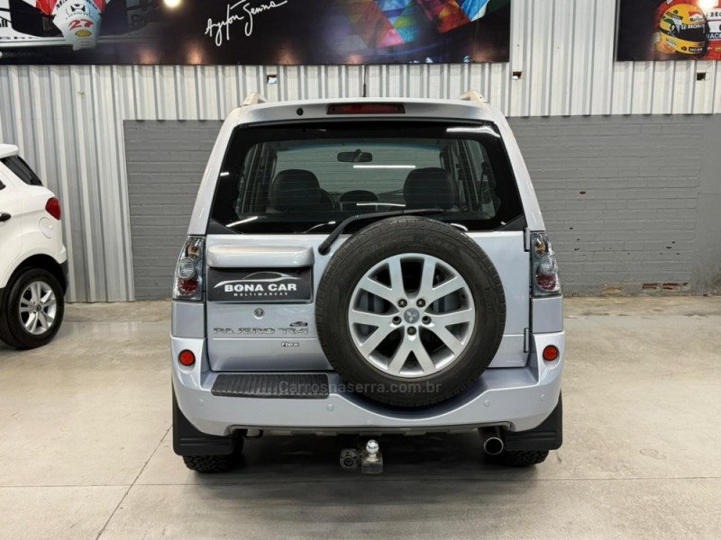 PAJERO TR4 2.0 4X2 16V 140CV FLEX 4P AUTOMÁTICO - 2013 - CAXIAS DO SUL