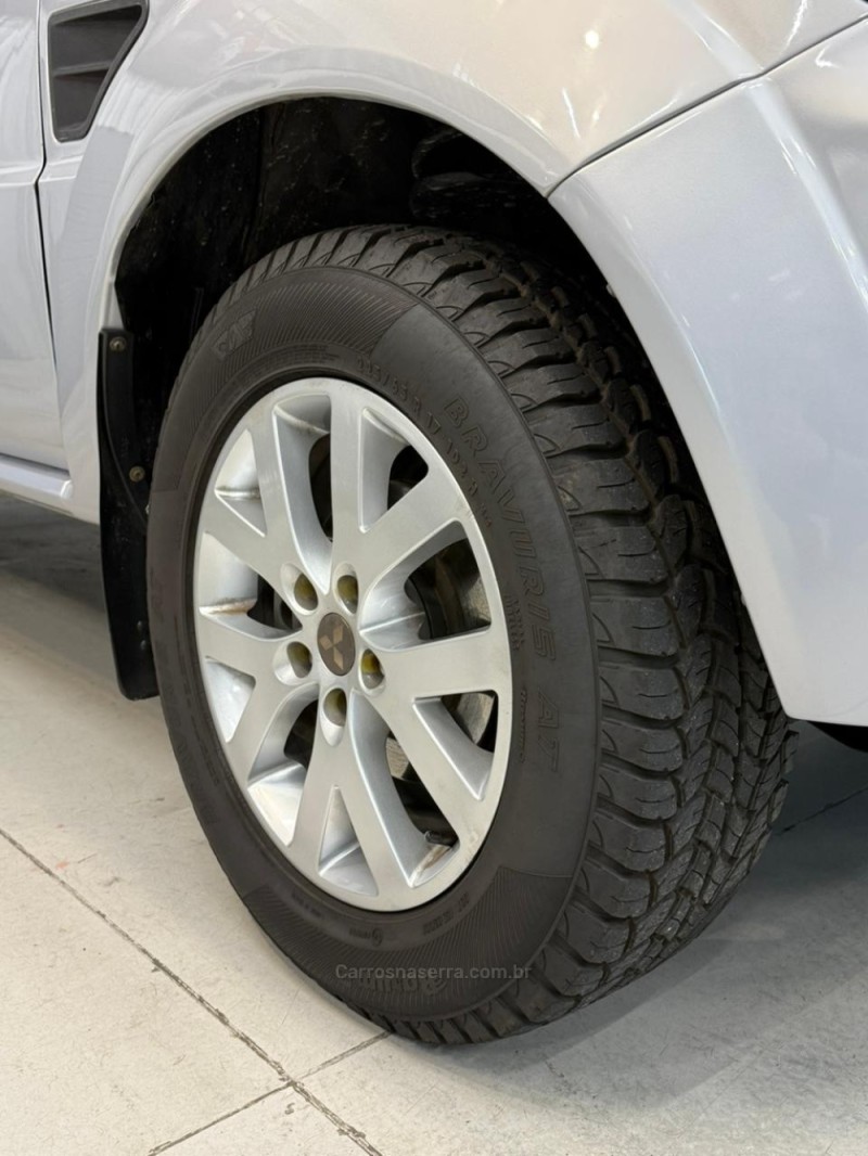 PAJERO TR4 2.0 4X2 16V 140CV FLEX 4P AUTOMÁTICO - 2013 - CAXIAS DO SUL