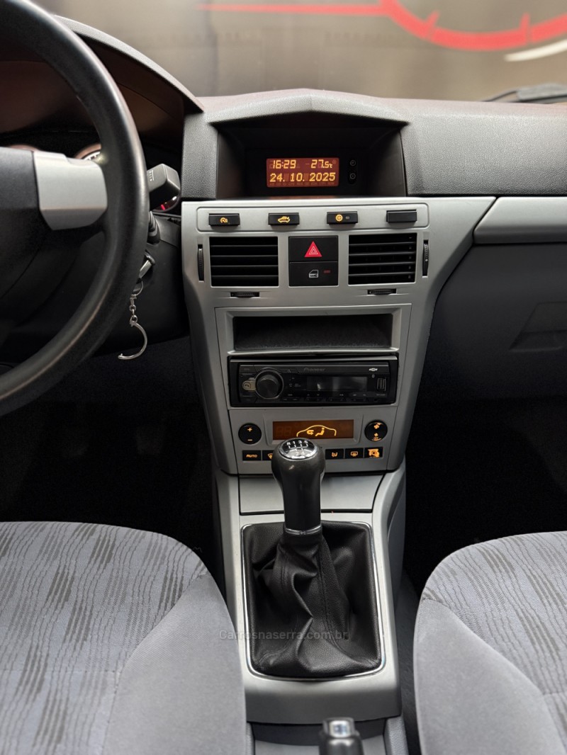 VECTRA 2.0 MPFI ELEGANCE 8V 140CV FLEX 4P MANUAL - 2007 - FARROUPILHA