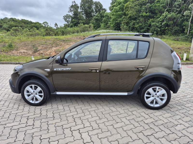 SANDERO 1.6 STEPWAY 8V FLEX 4P MANUAL - 2014 - BENTO GONçALVES