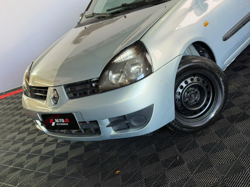 CLIO 1.0 AUTHENTIQUE 16V FLEX 4P MANUAL - 2004 - VACARIA