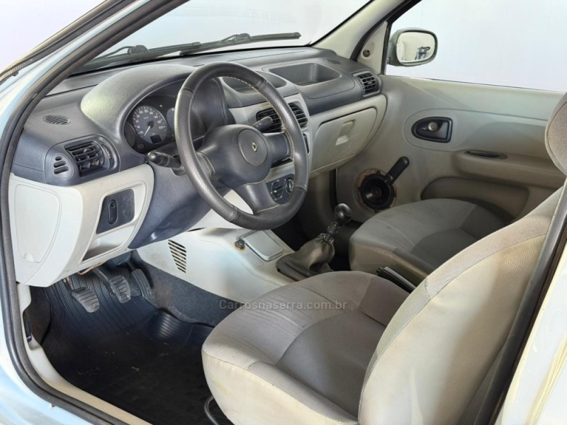 CLIO 1.0 AUTHENTIQUE 16V FLEX 4P MANUAL - 2004 - VACARIA