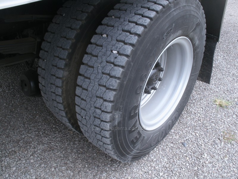 CARGO 1517 TURBO - 2009 - GARIBALDI