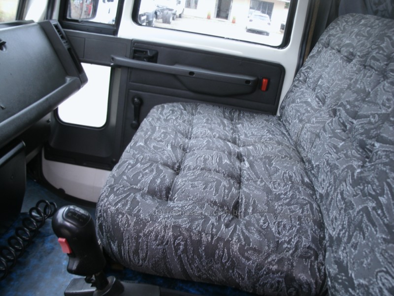 cargo 2422 e 3 eixos 2012 garibaldi