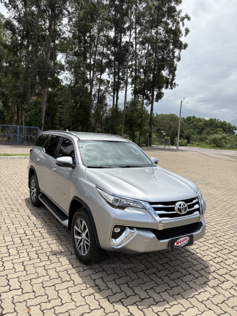 HILUX SW4 2.8 SRX 4X4 16V TURBO INTERCOOLER DIESEL 4P AUTOMÁTICO