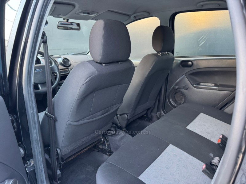 FIESTA 1.6 MPI CLASS 8V GASOLINA 4P MANUAL - 2011 - ESTâNCIA VELHA