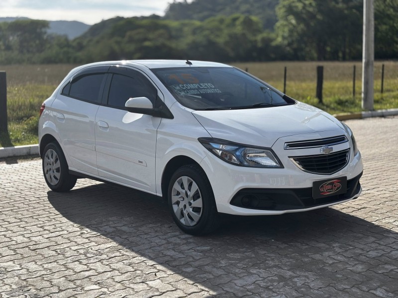 ONIX 1.4 MPFI LT 8V FLEX 4P AUTOMÁTICO - 2015 - CANDELáRIA