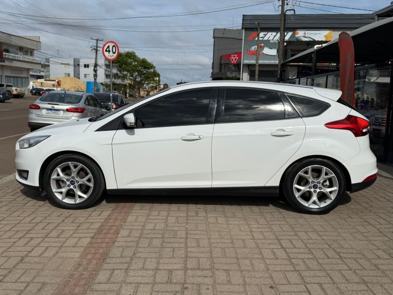 FOCUS 2.0 SE HATCH 16V FLEX 4P AUTO - 2016 - LAGOA VERMELHA