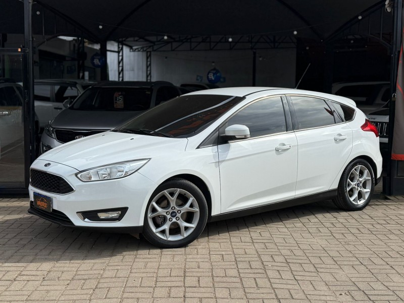 focus 2.0 se hatch 16v flex 4p auto 2016 lagoa vermelha