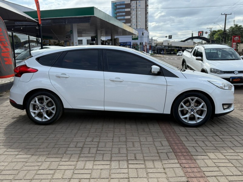 FOCUS 2.0 SE HATCH 16V FLEX 4P AUTO - 2016 - LAGOA VERMELHA