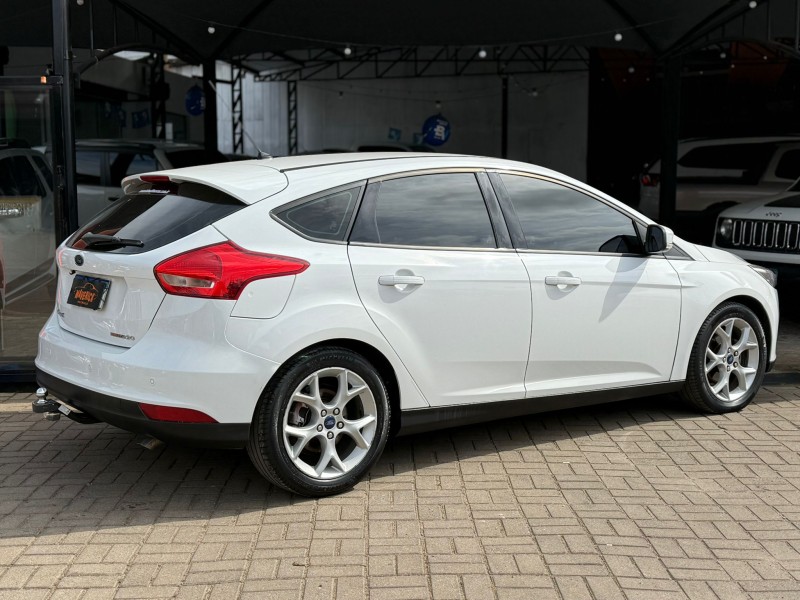 FOCUS 2.0 SE HATCH 16V FLEX 4P AUTO - 2016 - LAGOA VERMELHA