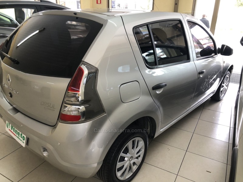 SANDERO 1.0 EXPRESSION 16V FLEX 4P MANUAL - 2014 - FARROUPILHA