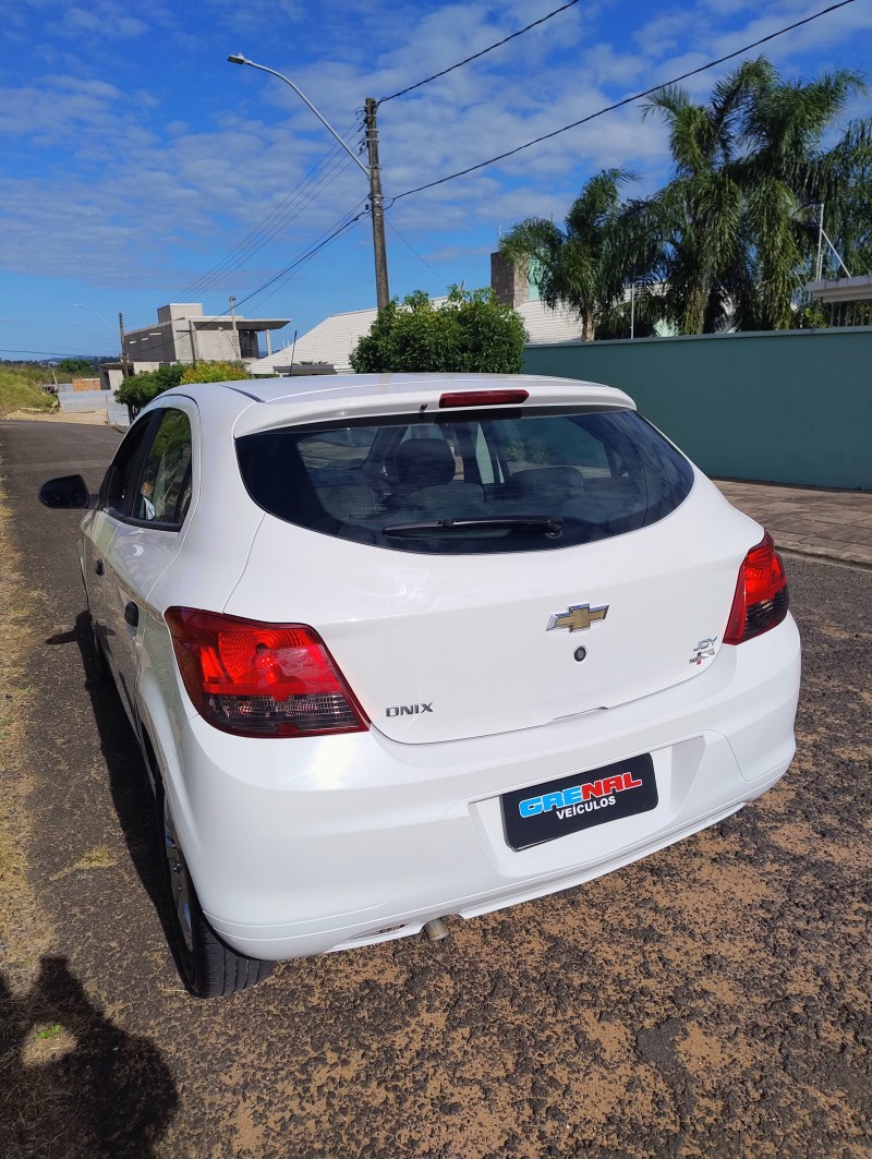 ONIX 1.0 JOY HATCH 8VFLEX 4P MANUAL - 2019 - CAMPO BOM