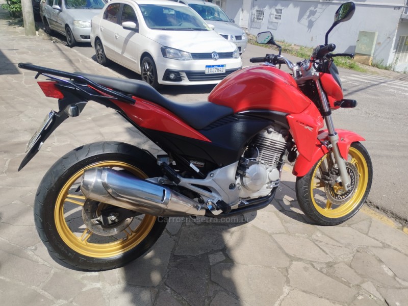 cb 300r  2015 caxias do sul