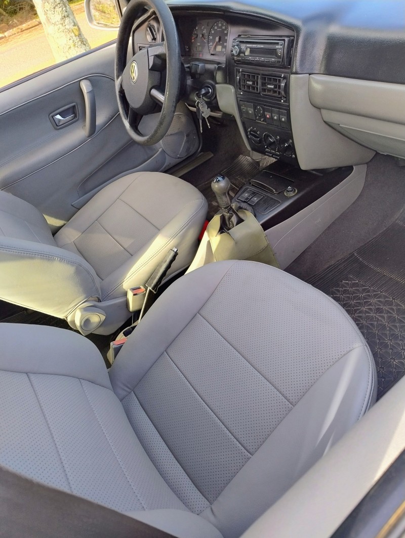 SANTANA 1.8 MI COMFORTLINE 8V GASOLINA 4P MANUAL - 2006 - CAMPO BOM