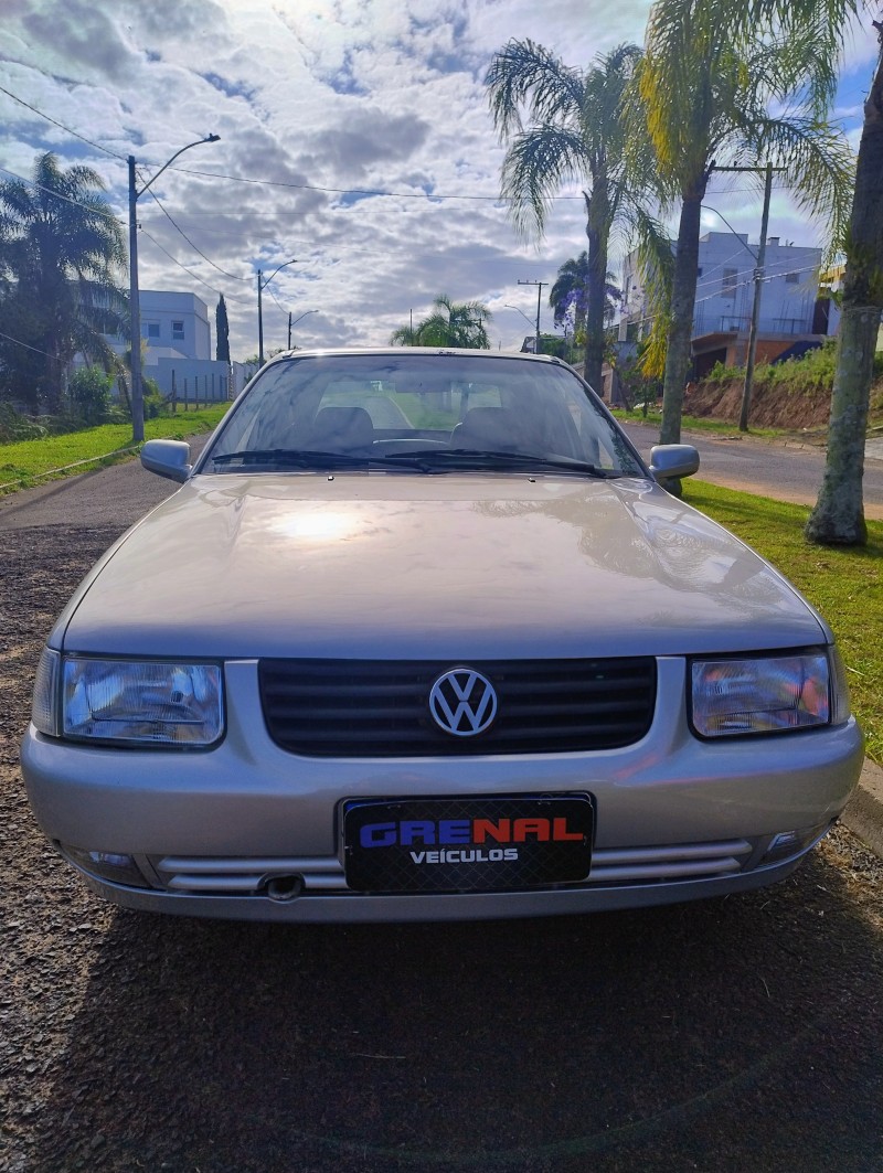 SANTANA 1.8 MI COMFORTLINE 8V GASOLINA 4P MANUAL - 2006 - CAMPO BOM