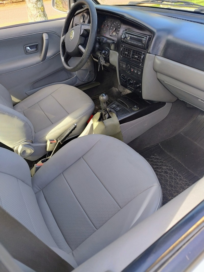 SANTANA 1.8 MI COMFORTLINE 8V GASOLINA 4P MANUAL - 2006 - CAMPO BOM