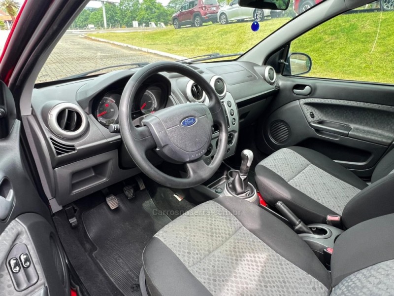 FIESTA 1.0 MPI CLASS 8V FLEX 4P MANUAL - 2014 - NOVA PETRóPOLIS