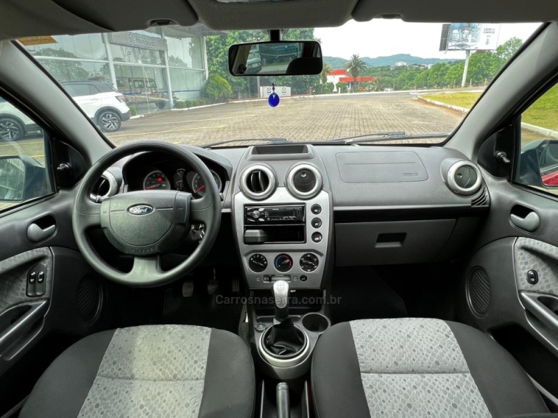 FIESTA 1.0 MPI CLASS 8V FLEX 4P MANUAL - 2014 - NOVA PETRóPOLIS
