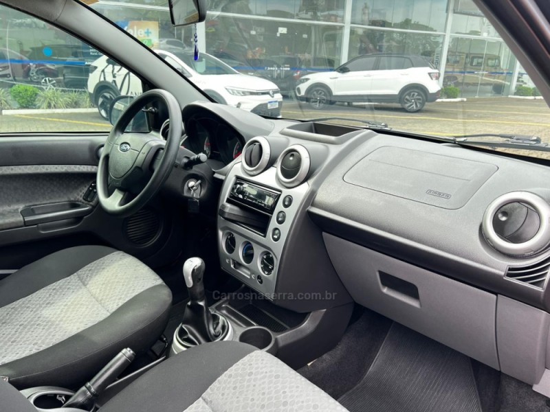 FIESTA 1.0 MPI CLASS 8V FLEX 4P MANUAL - 2014 - NOVA PETRóPOLIS