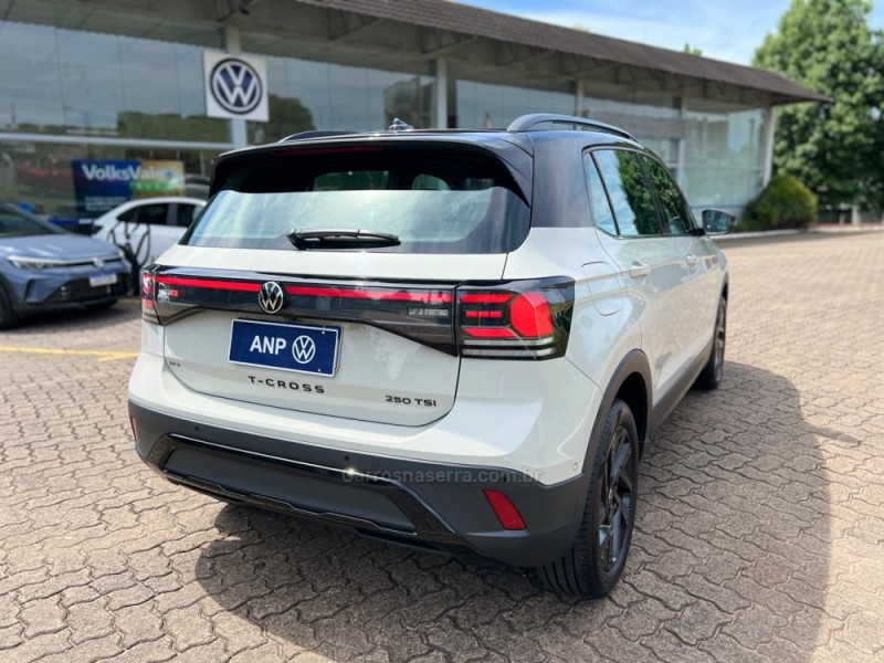 T-CROSS 1.4 HIGHLINE TSI 16V FLEX 4P AUTOMÁTICO - 2025 - NOVA PETRóPOLIS