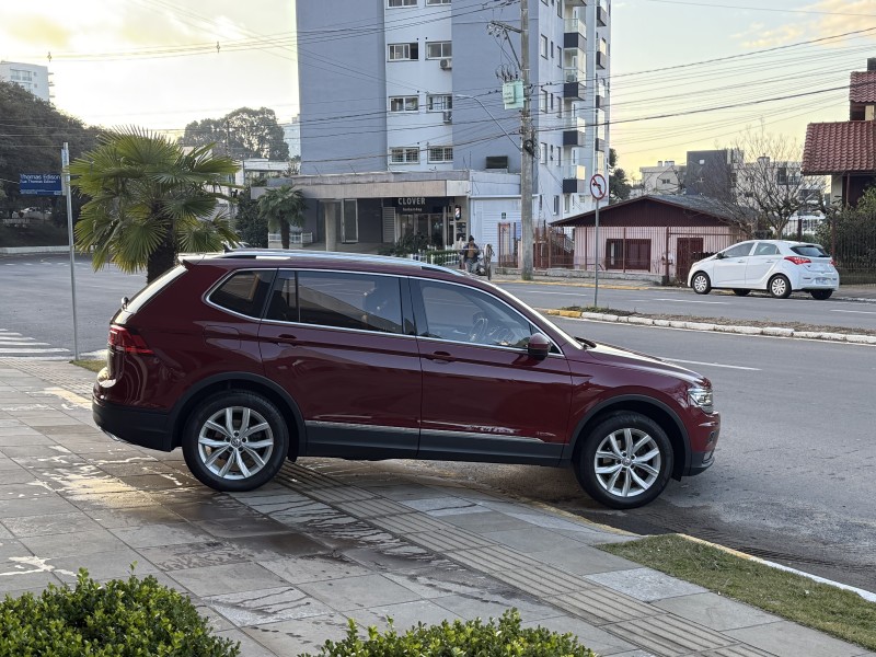 TIGUAN 1.4 ALLSPACE COMFORT 250 TSI FLEX 4P - 2018 - FARROUPILHA