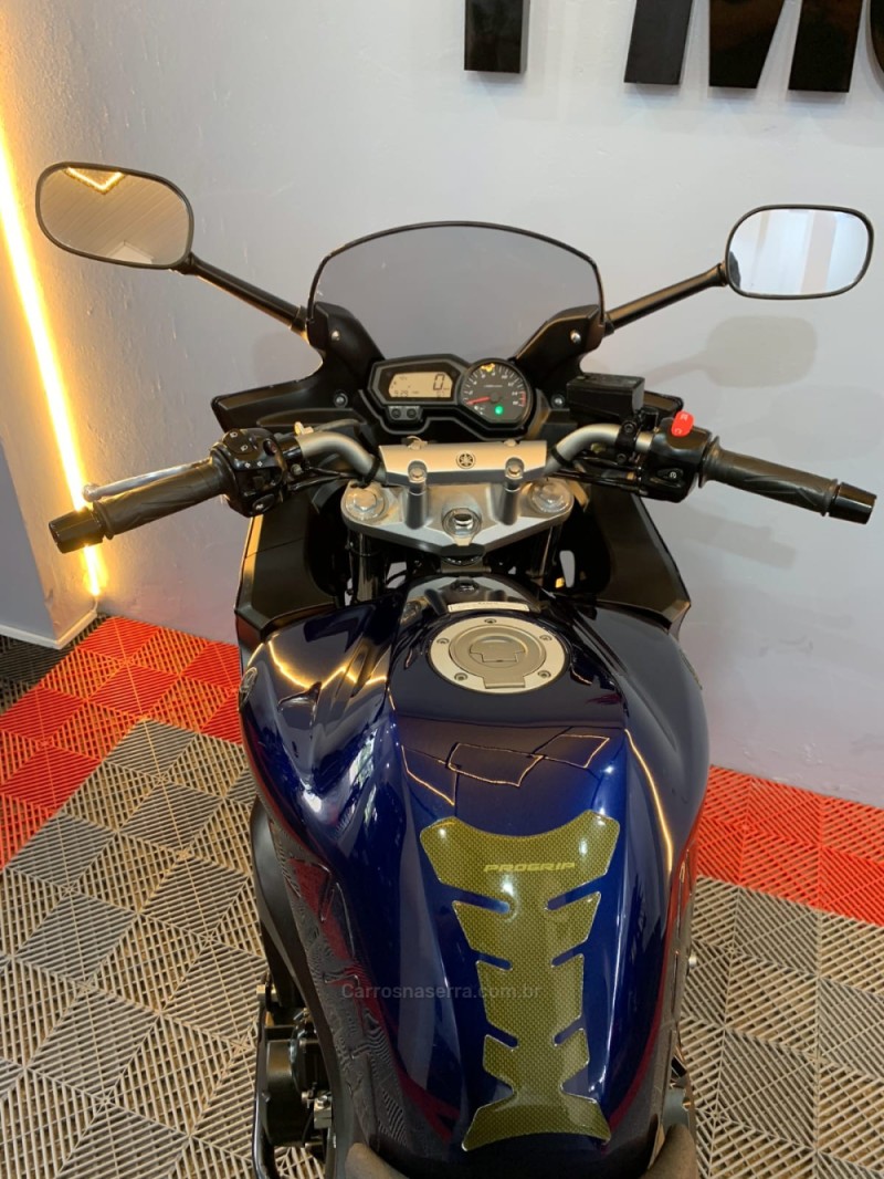 FAZER 600S - 2009 - PORTãO