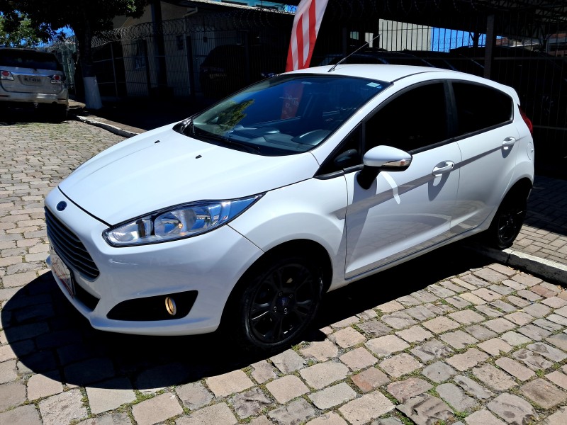 fiesta 1.6 se hatch 16v flex 4p automatico 2015 caxias do sul
