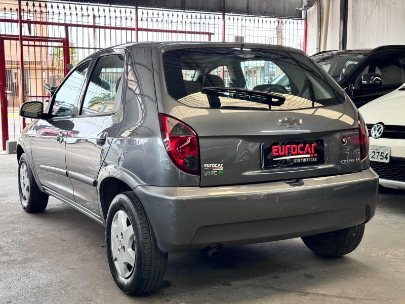 CHEVROLET - CELTA - 2012/2012 - Cinza - R$ 28.900,00
