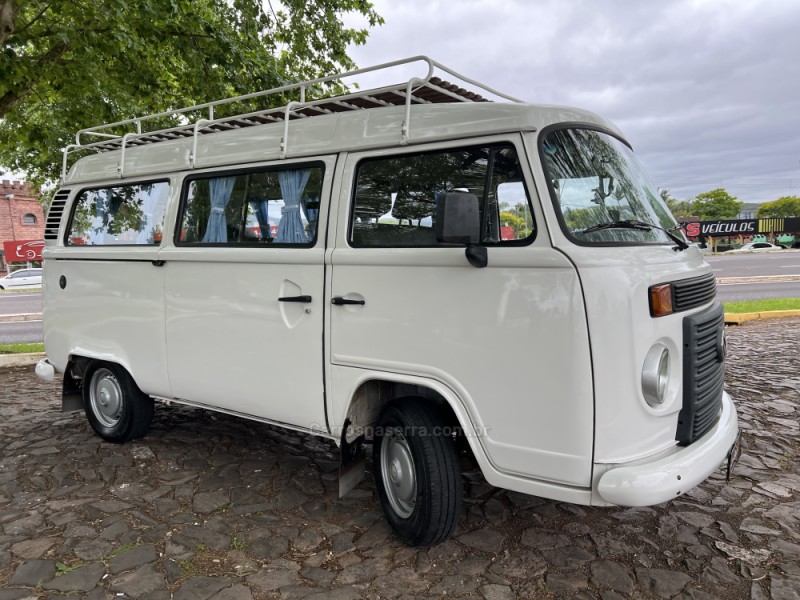 KOMBI 1.4 MI STD LOTAÇÃO 8V FLEX 3P MANUAL - 2010 - DOIS IRMãOS