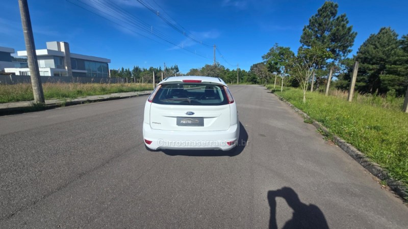 FOCUS 1.6 8V FLEX 4P MANUAL - 2013 - BENTO GONçALVES