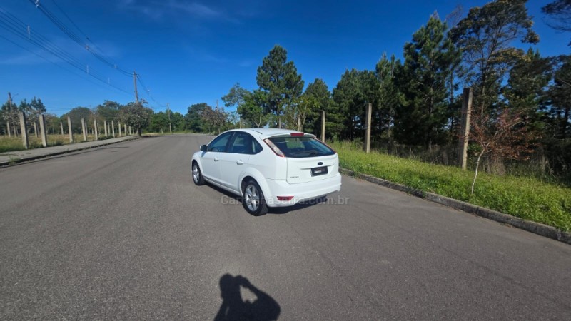 FOCUS 1.6 8V FLEX 4P MANUAL - 2013 - BENTO GONçALVES