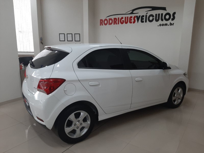ONIX 1.4 MPFI LT 8V FLEX 4P MANUAL - 2019 - CAXIAS DO SUL