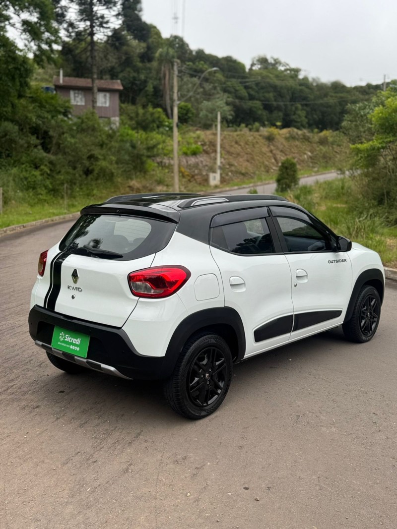 KWID 1.0 12V OUTSIDER FLEX 4P MANUAL - 2020 - BENTO GONçALVES