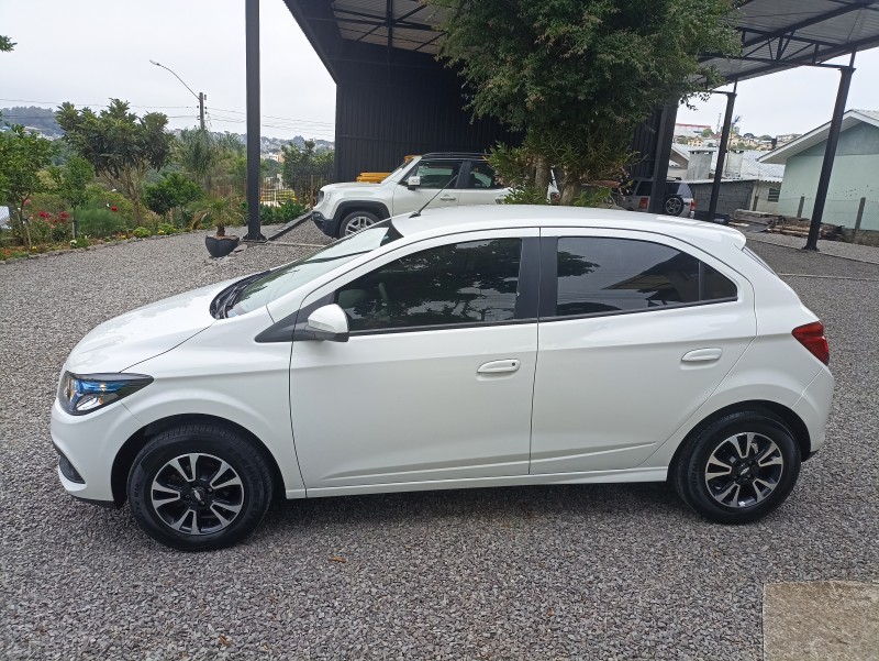 ONIX 1.0 MPFI LT 8V FLEX 4P MANUAL - 2014 - BENTO GONçALVES