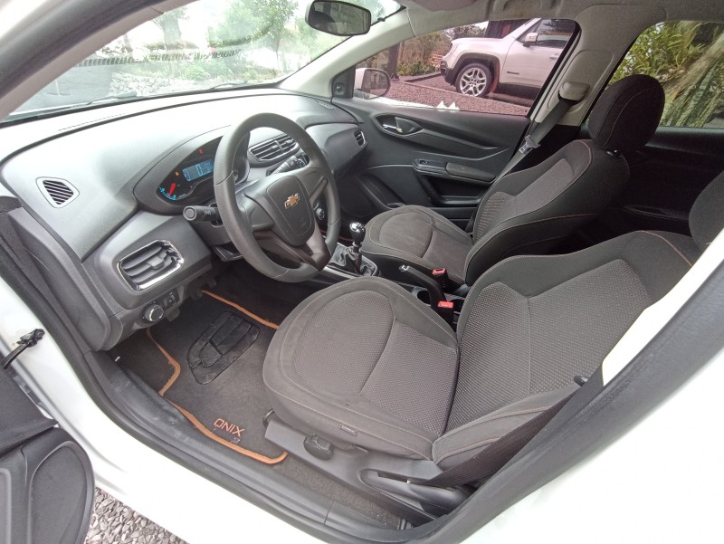 ONIX 1.0 MPFI LT 8V FLEX 4P MANUAL - 2014 - BENTO GONçALVES