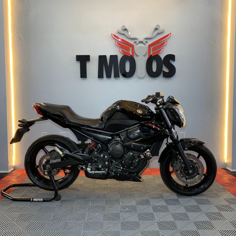 XJ6 N SP - 2012 - PORTãO