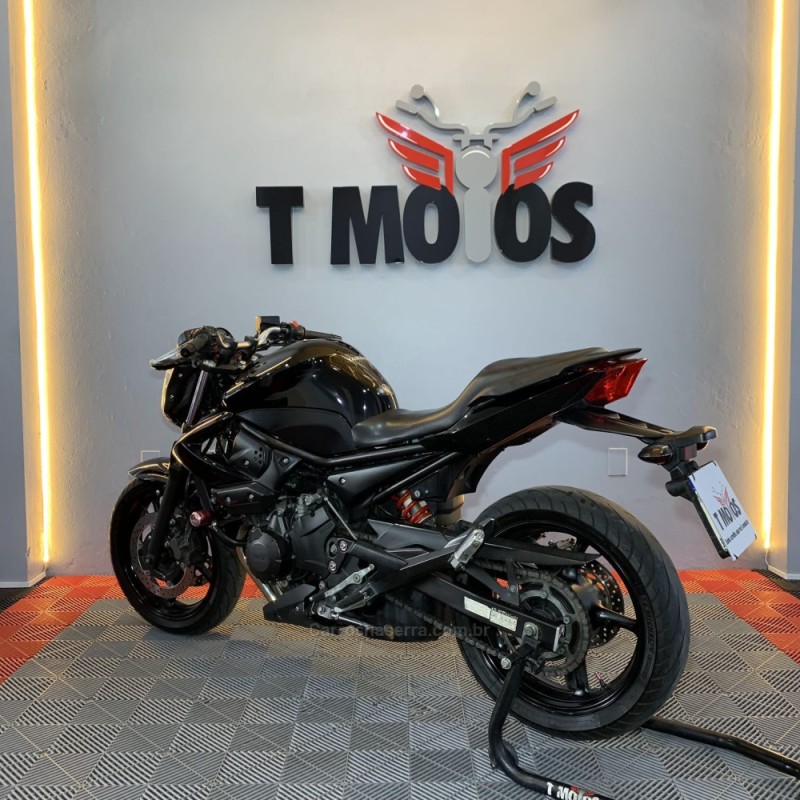 XJ6 N SP - 2012 - PORTãO