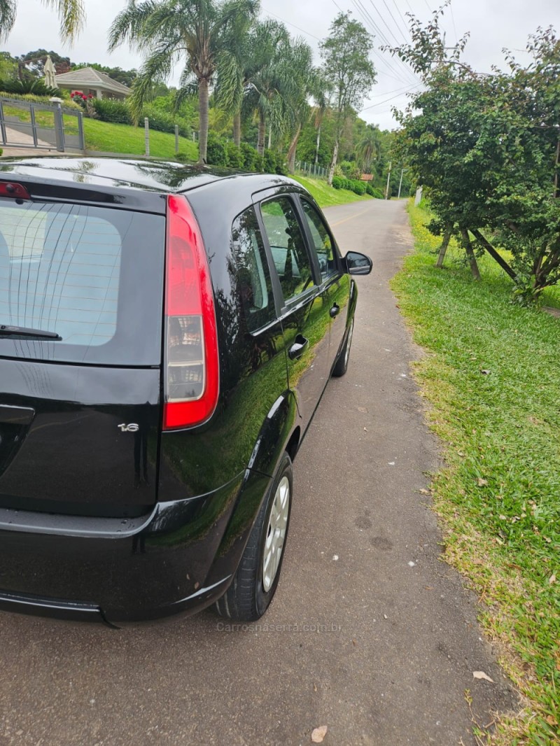 FIESTA 1.6 MPI CLASS HATCH 8V FLEX 4P MANUAL - 2011 - VERANóPOLIS
