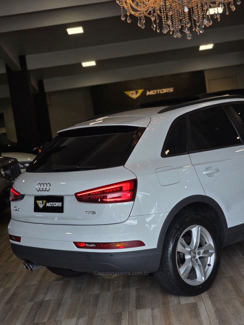 Q3 1.4 TFSI AMBIENTE GASOLINA 4P S TRONIC - 2017 - CAXIAS DO SUL