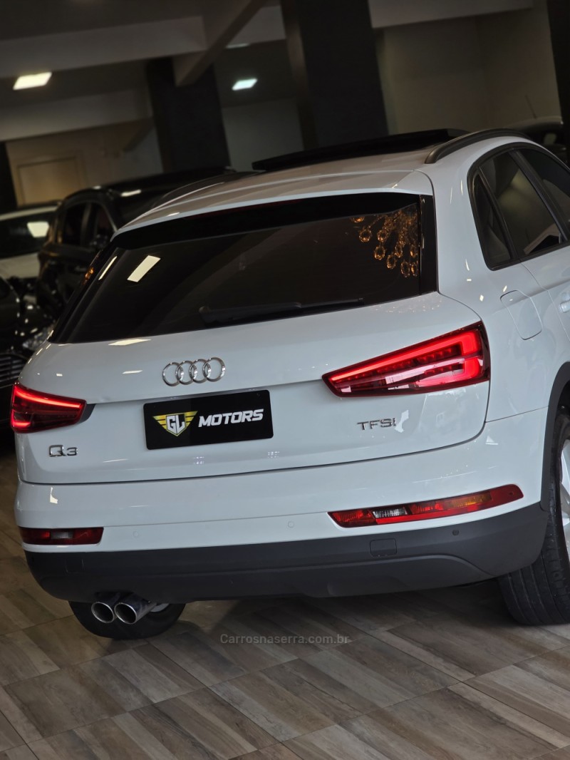 Q3 1.4 TFSI AMBIENTE GASOLINA 4P S TRONIC - 2017 - CAXIAS DO SUL
