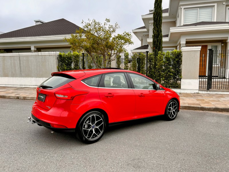 FOCUS 2.0 TITANIUM PLUS HATCH 16V FLEX 4P AUTO - 2016 - BENTO GONçALVES