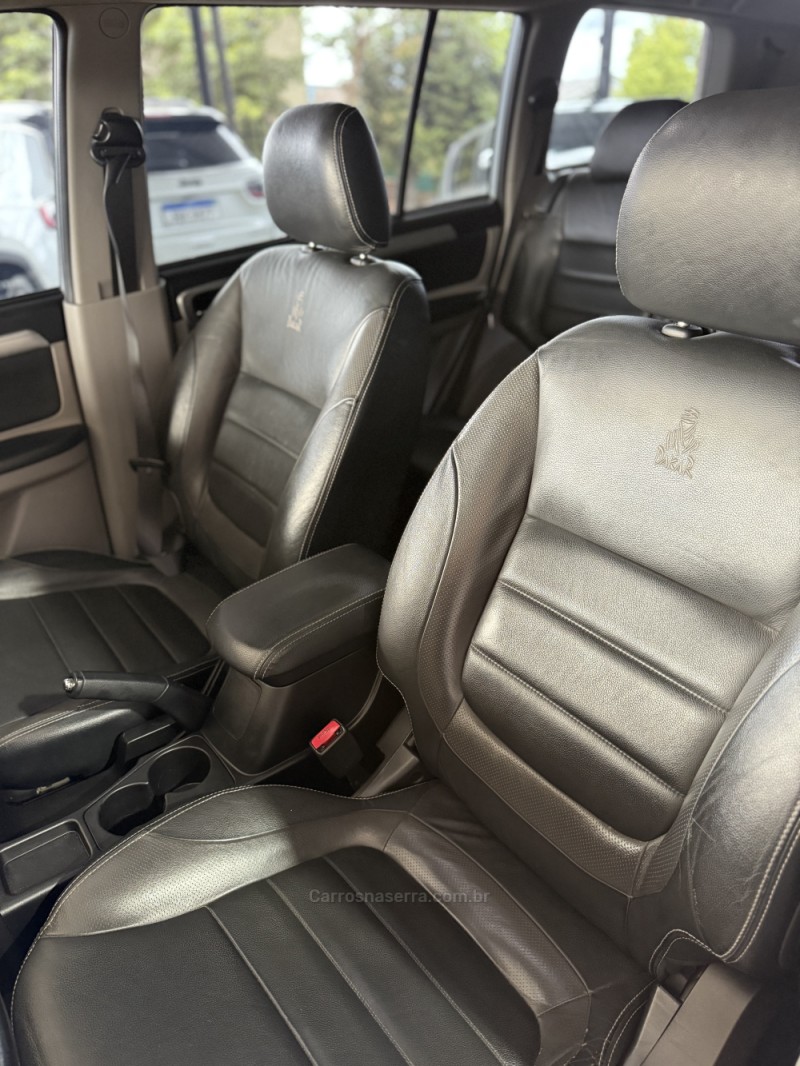 PAJERO DAKAR 3.2 4X4 16V 7 LUGARES TURBO INTERCOOLER DIESEL 4P AUTOMÁTICO - 2015 - PAROBé