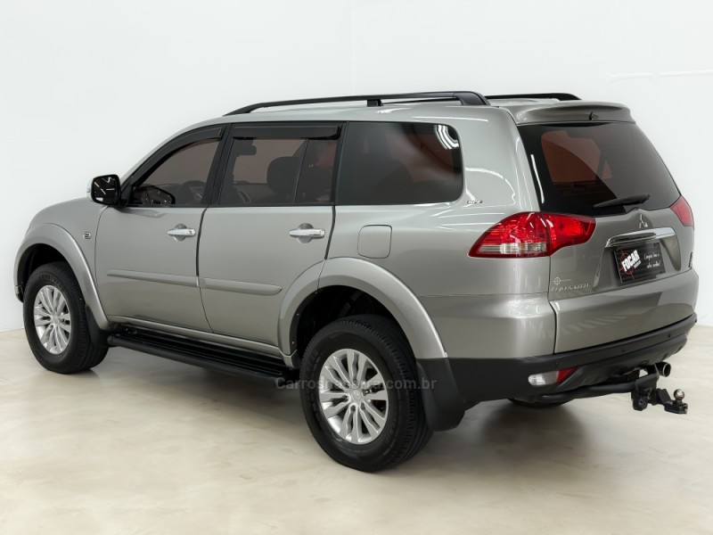 PAJERO 3.5 HPE 4X4 7 LUGARES V6 24V FLEX 4P AUTOMÁTICO - 2015 - CAXIAS DO SUL