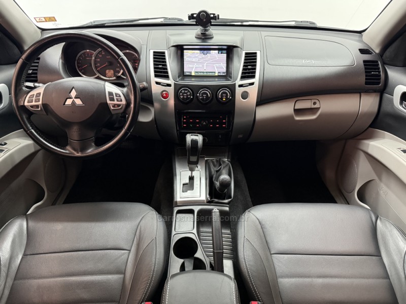 PAJERO 3.5 HPE 4X4 7 LUGARES V6 24V FLEX 4P AUTOMÁTICO - 2015 - CAXIAS DO SUL