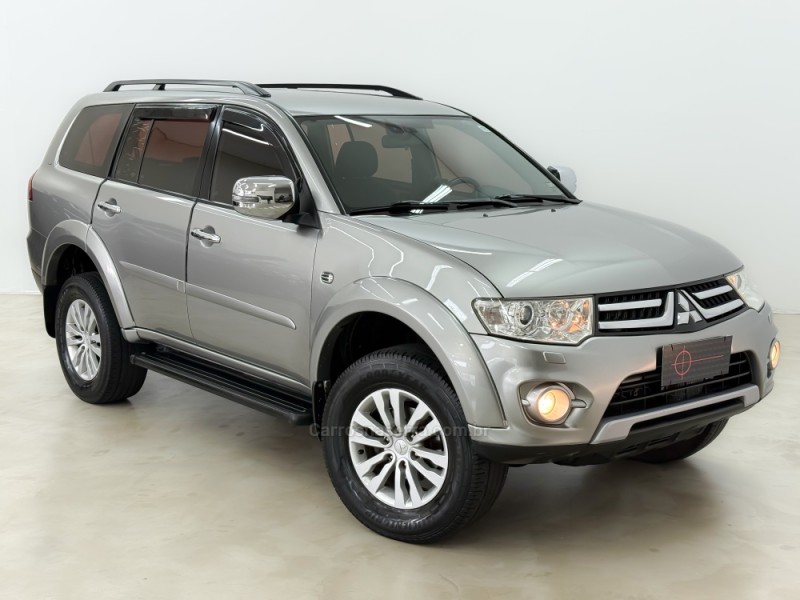 PAJERO 3.5 HPE 4X4 7 LUGARES V6 24V FLEX 4P AUTOMÁTICO - 2015 - CAXIAS DO SUL