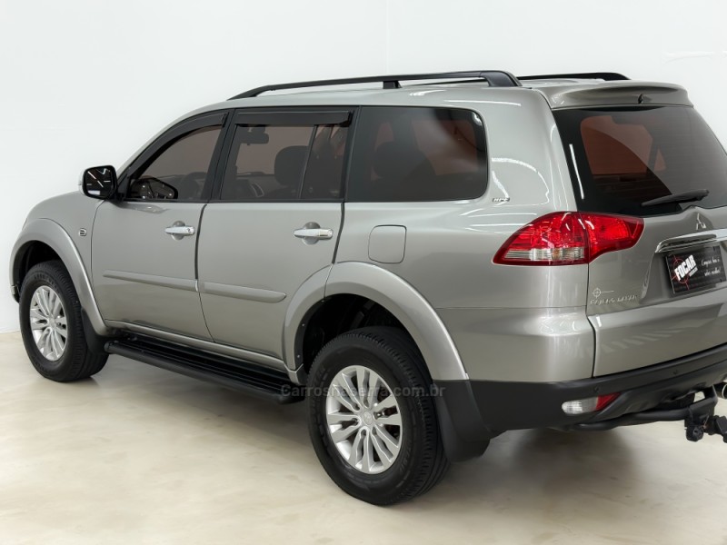 PAJERO 3.5 HPE 4X4 7 LUGARES V6 24V FLEX 4P AUTOMÁTICO - 2015 - CAXIAS DO SUL