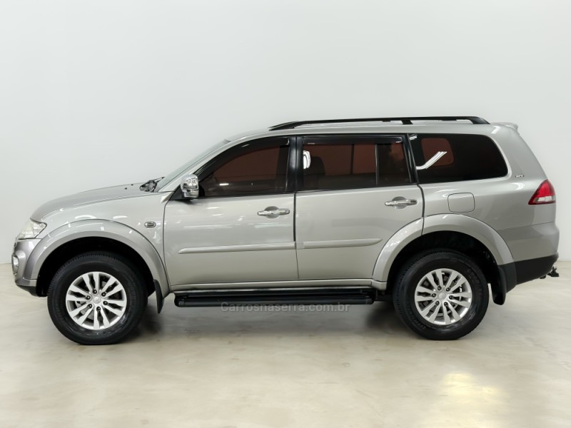 PAJERO 3.5 HPE 4X4 7 LUGARES V6 24V FLEX 4P AUTOMÁTICO - 2015 - CAXIAS DO SUL