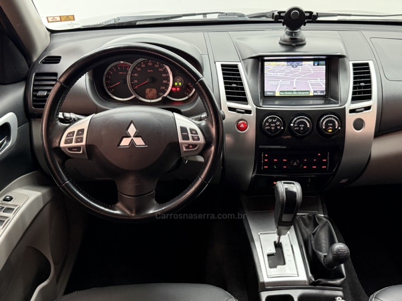 PAJERO 3.5 HPE 4X4 7 LUGARES V6 24V FLEX 4P AUTOMÁTICO - 2015 - CAXIAS DO SUL