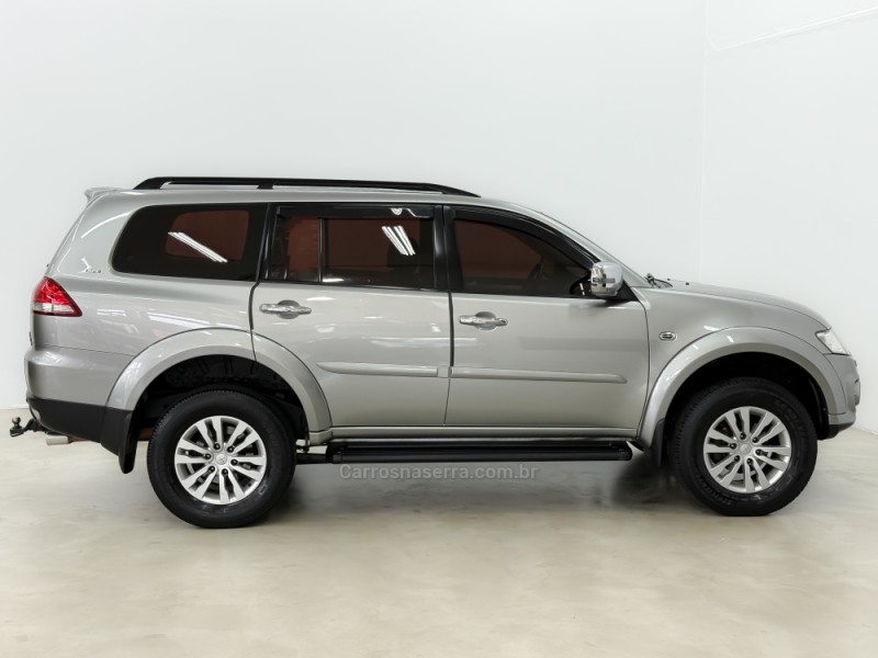PAJERO 3.5 HPE 4X4 7 LUGARES V6 24V FLEX 4P AUTOMÁTICO - 2015 - CAXIAS DO SUL